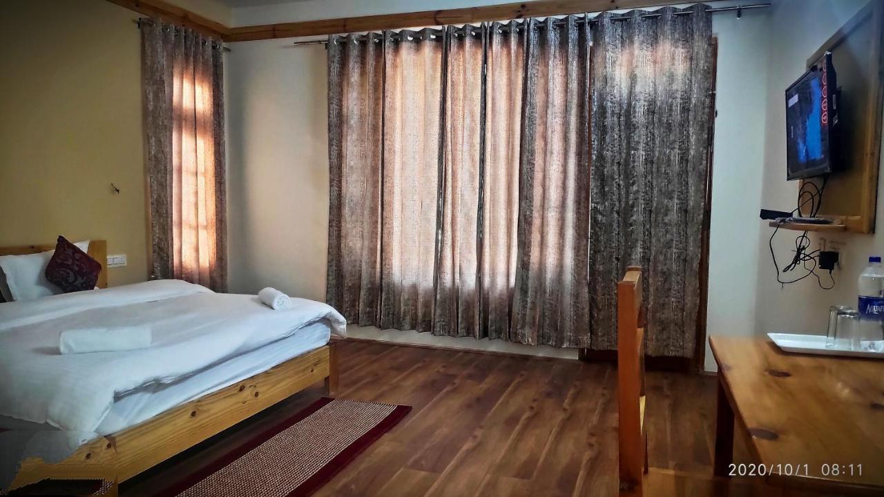 Tirthan Grand Riverside Banjār 外观 照片