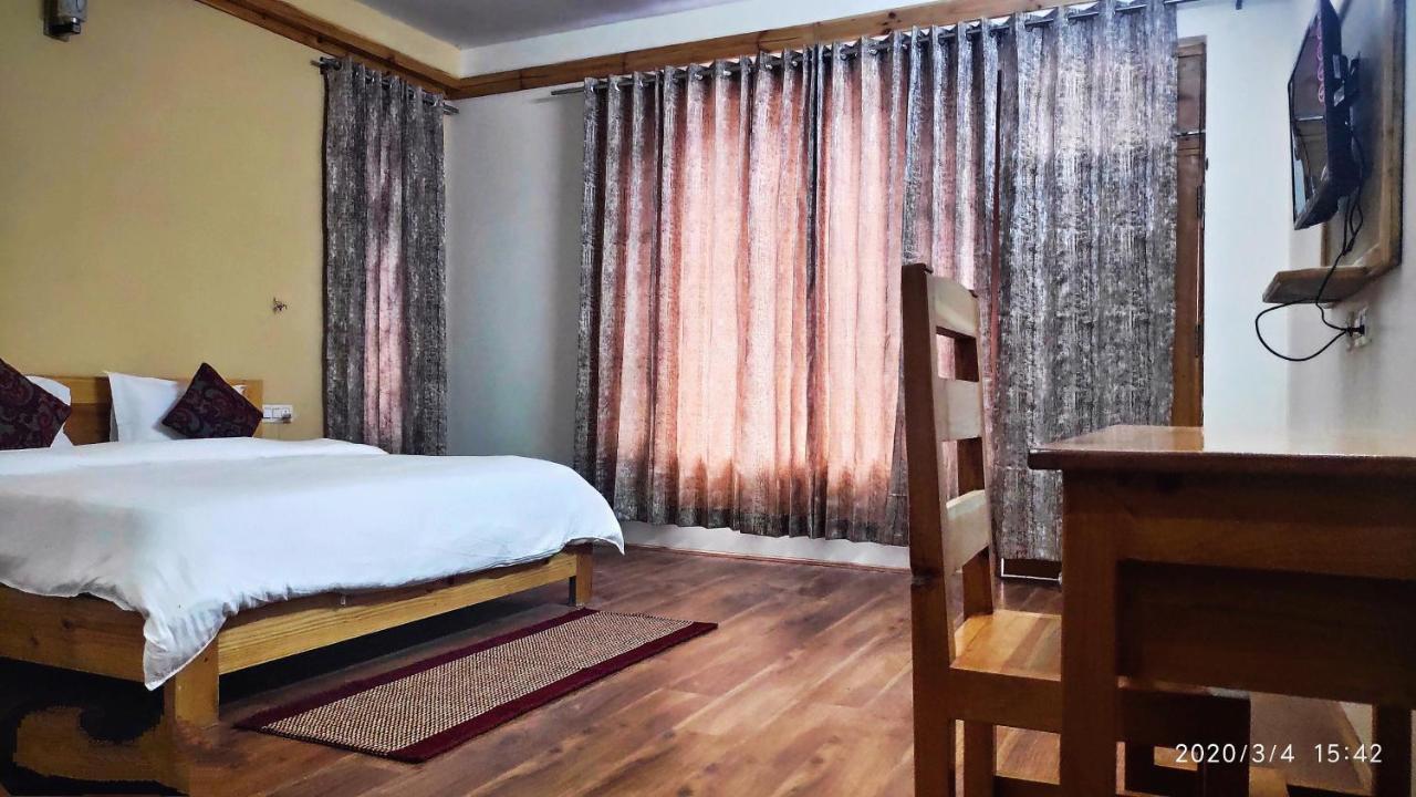 Tirthan Grand Riverside Banjār 外观 照片
