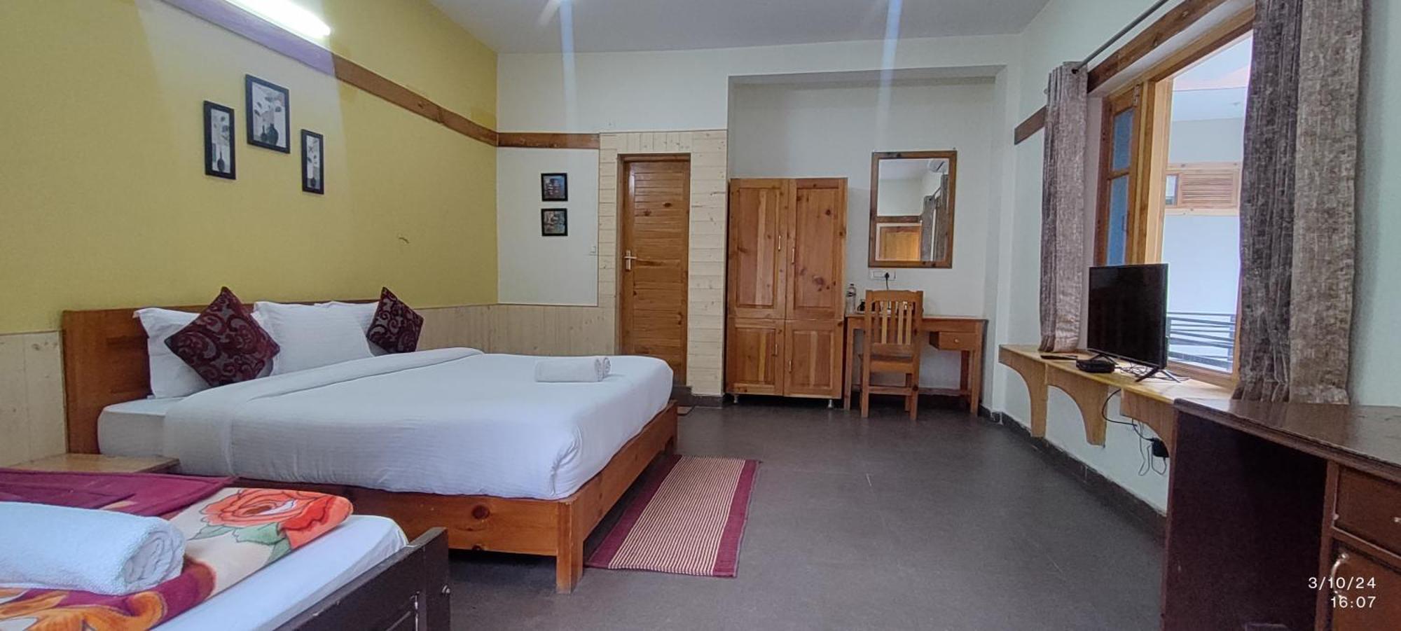 Tirthan Grand Riverside Banjār 外观 照片