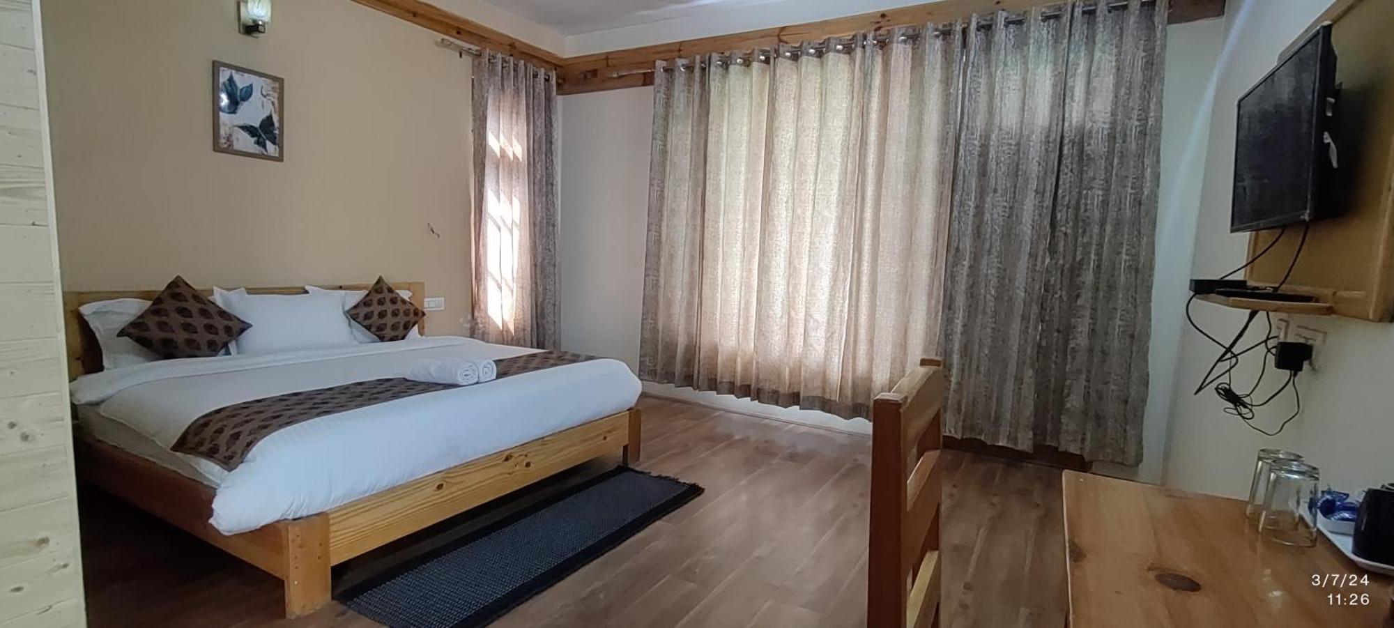 Tirthan Grand Riverside Banjār 外观 照片