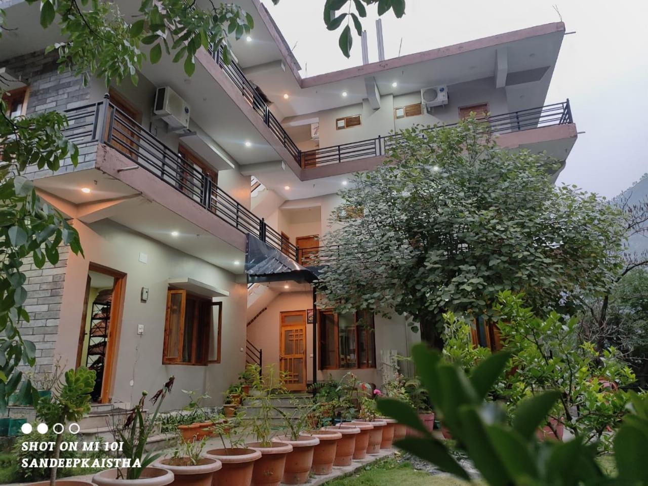 Tirthan Grand Riverside Banjār 外观 照片